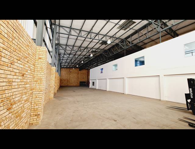 1,485M² WAREHOUSE FOR SALE IN NORTH RIDING